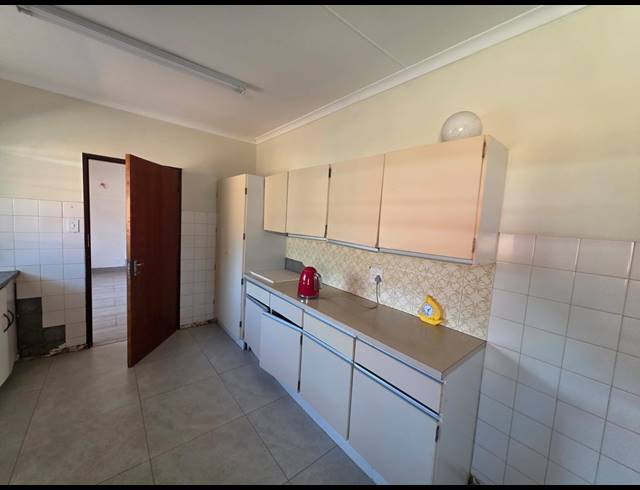 4 BEDROOM HOUSE TO LET IN VAALPARK